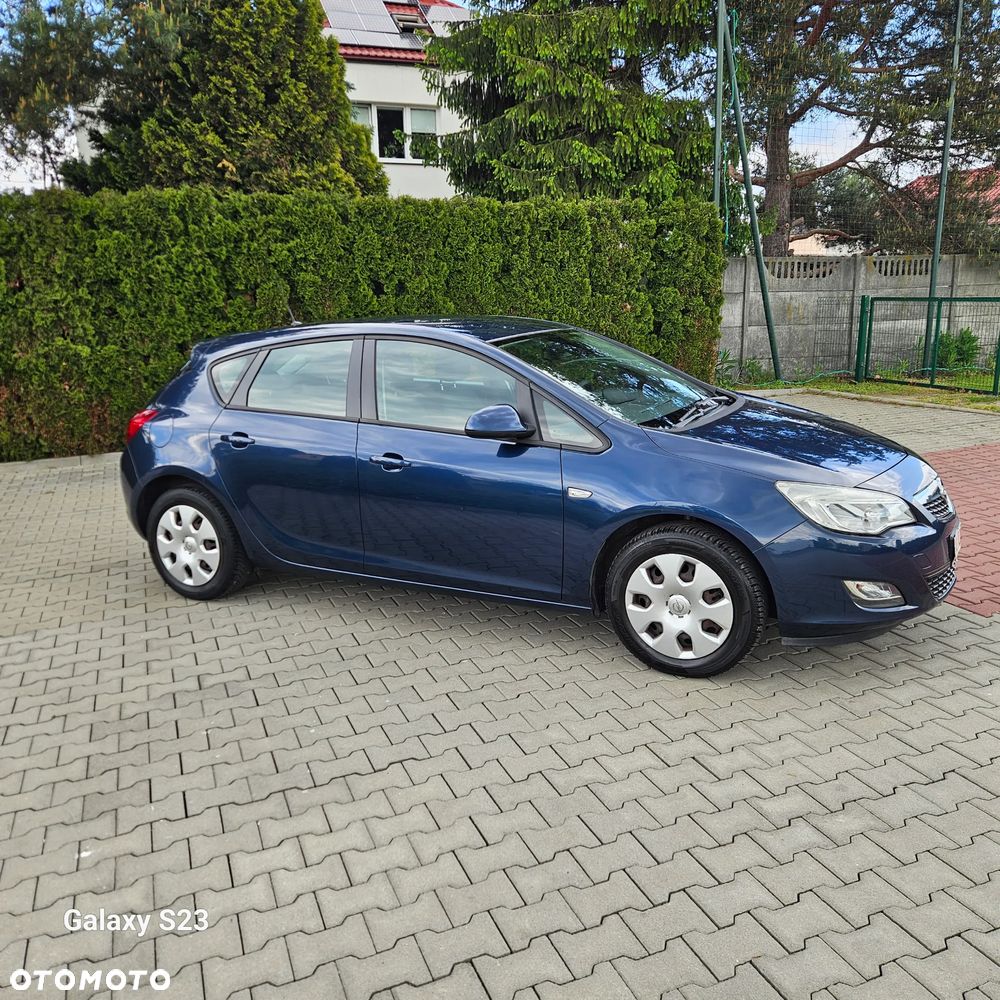 Opel Astra 1.6 Design Edition - 8