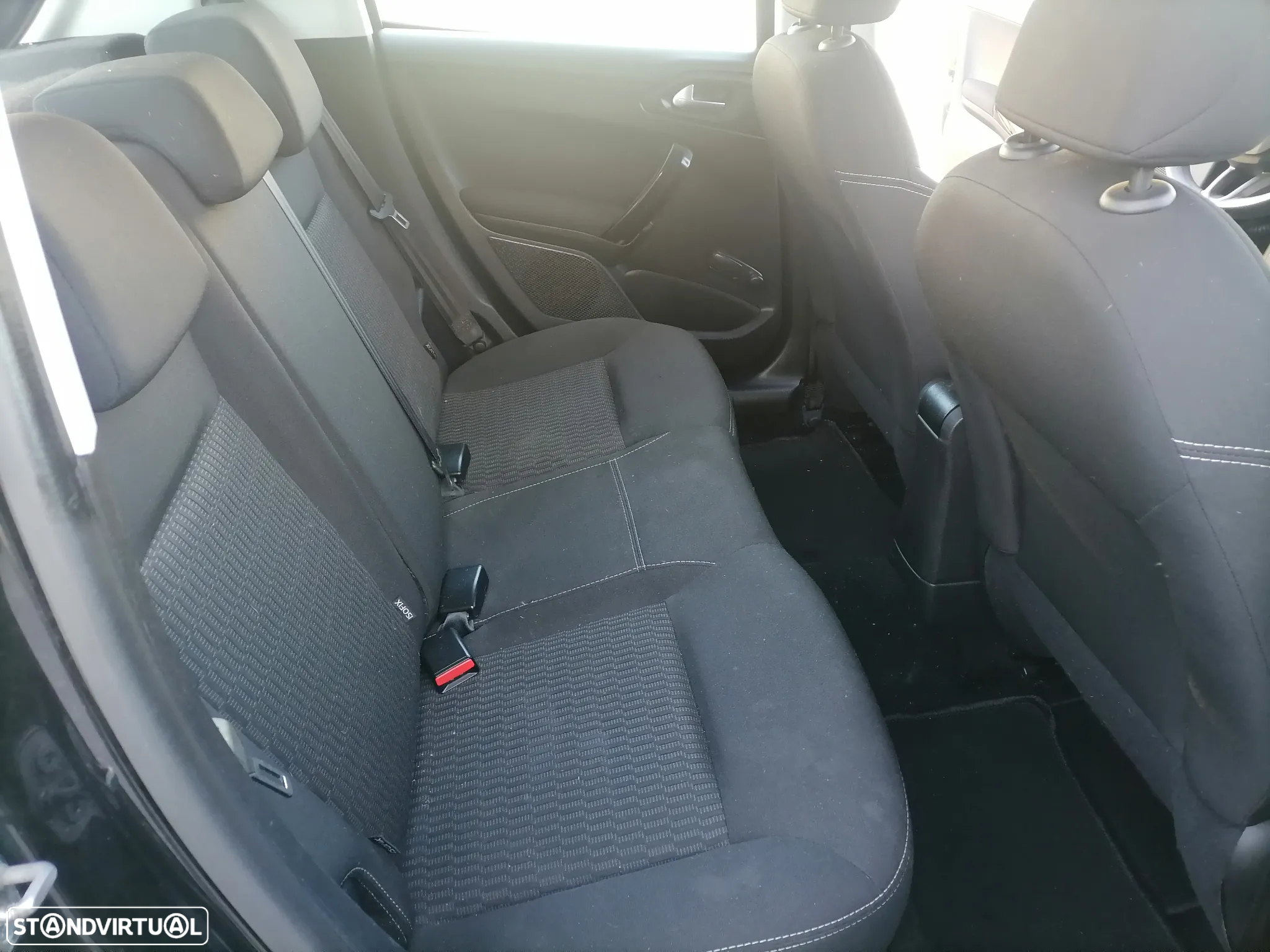 Peugeot 208 1.6 BlueHDi Style - 10