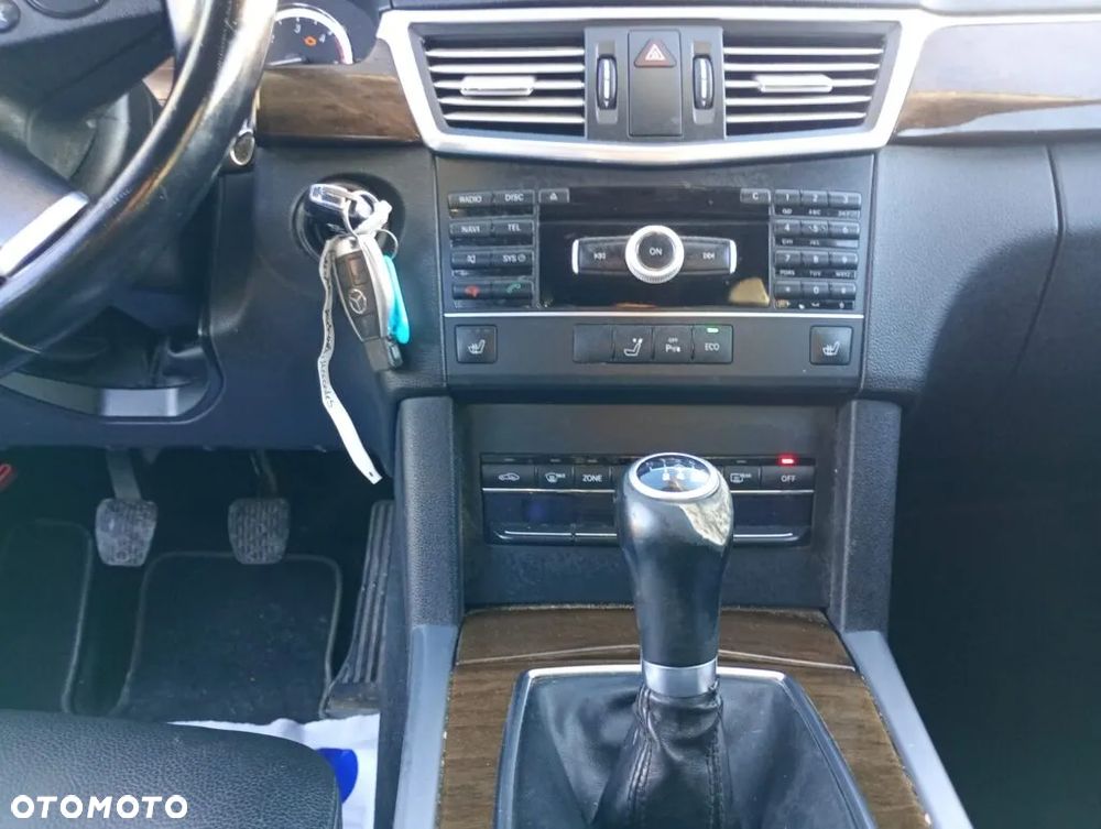 Mercedes-Benz Klasa E 200 T CDI DPF BlueEFFICIENCY - 13