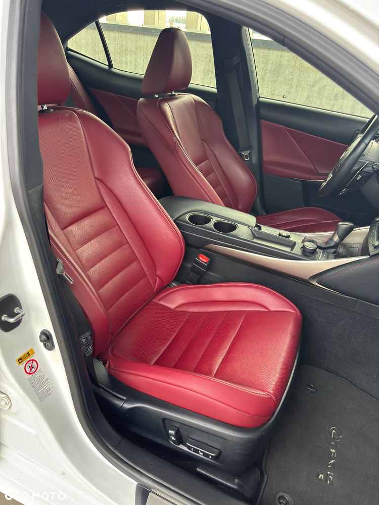 Lexus IS 200t F Sport - 13