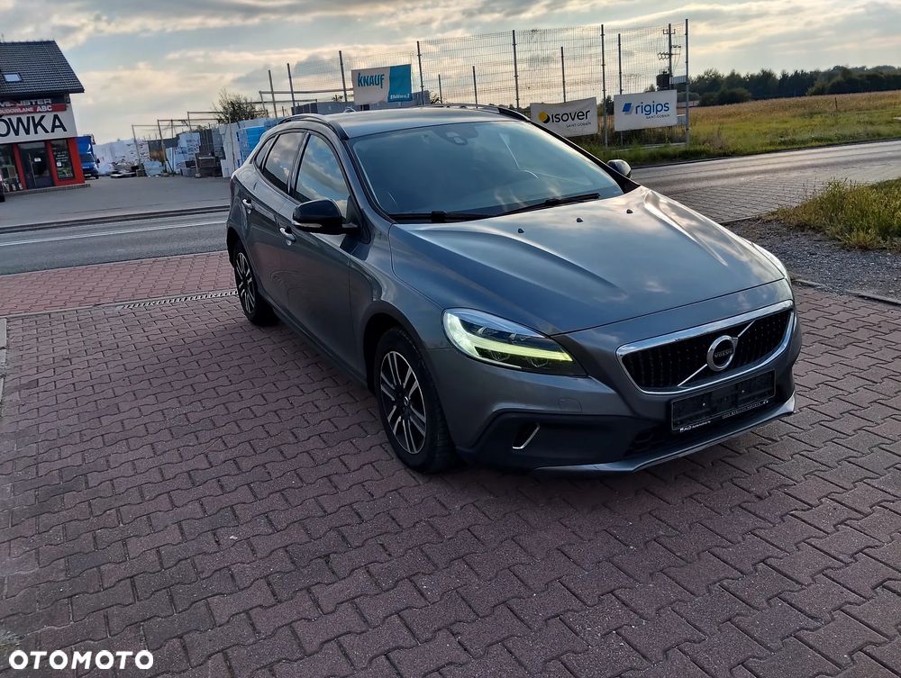 Volvo V40 Cross Country D2 Drive-E SCR Momentum - 2
