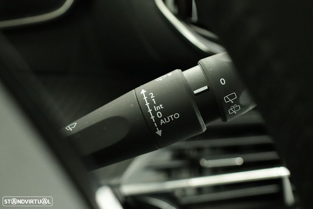 Peugeot 2008 1.2 PureTech Allure - 19