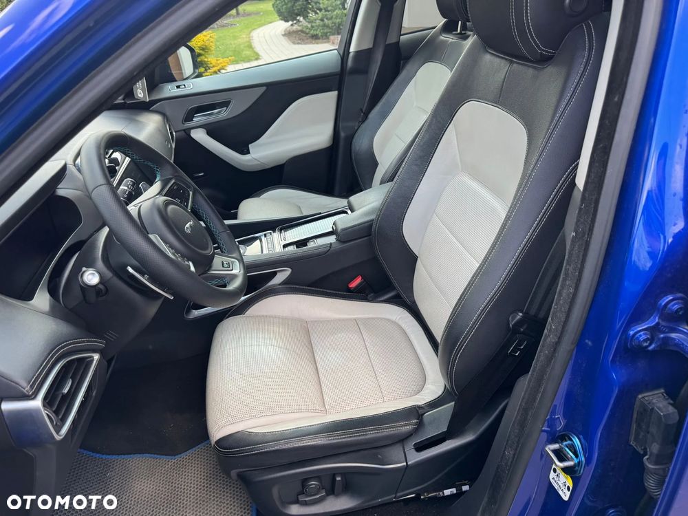 Jaguar F-Pace 2.0 i4P AWD R-Sport - 11