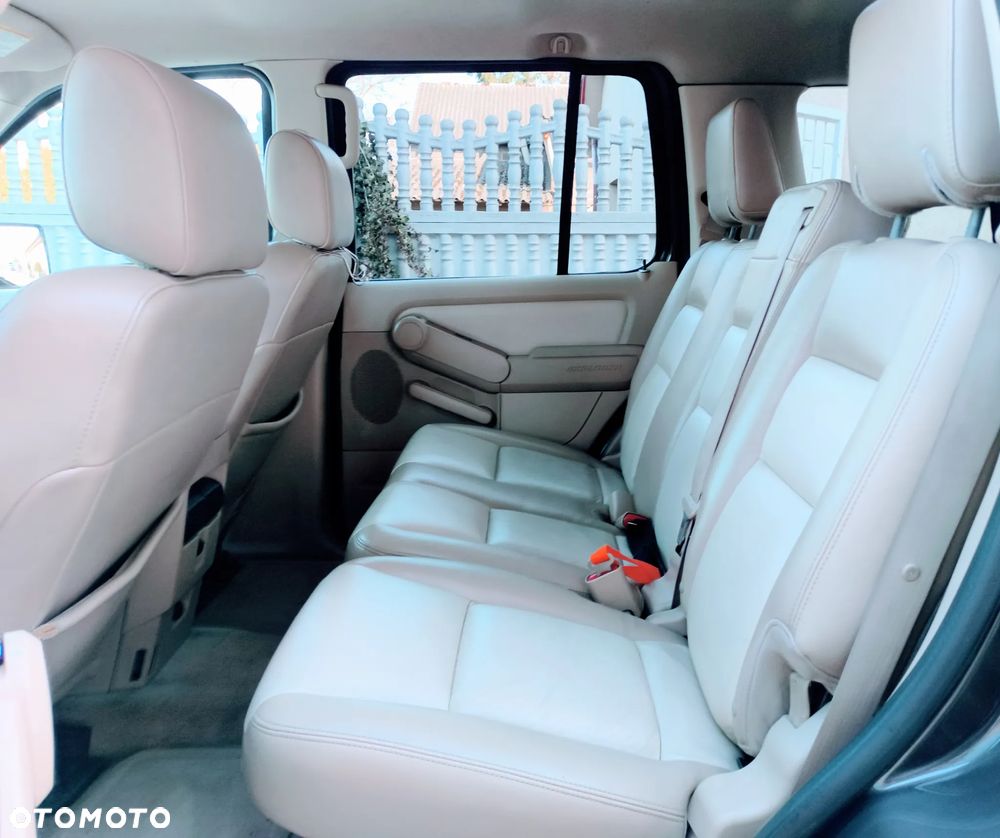 Ford Explorer 4.0 4WD - 12