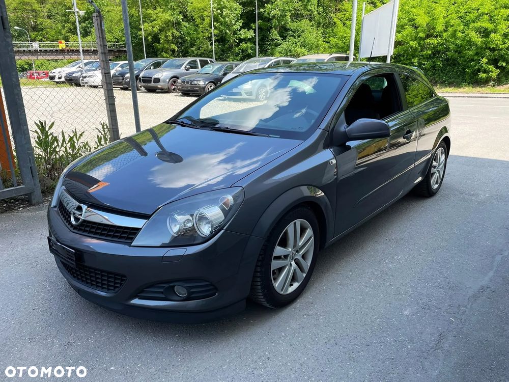 Opel Astra 1.6 Turbo Edition - 1