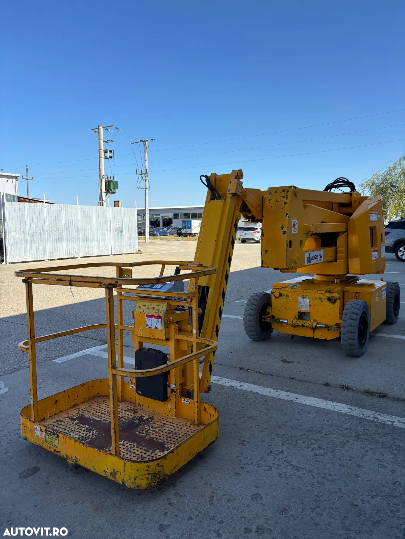 Inchiriere nacela cu brat articulat - 6