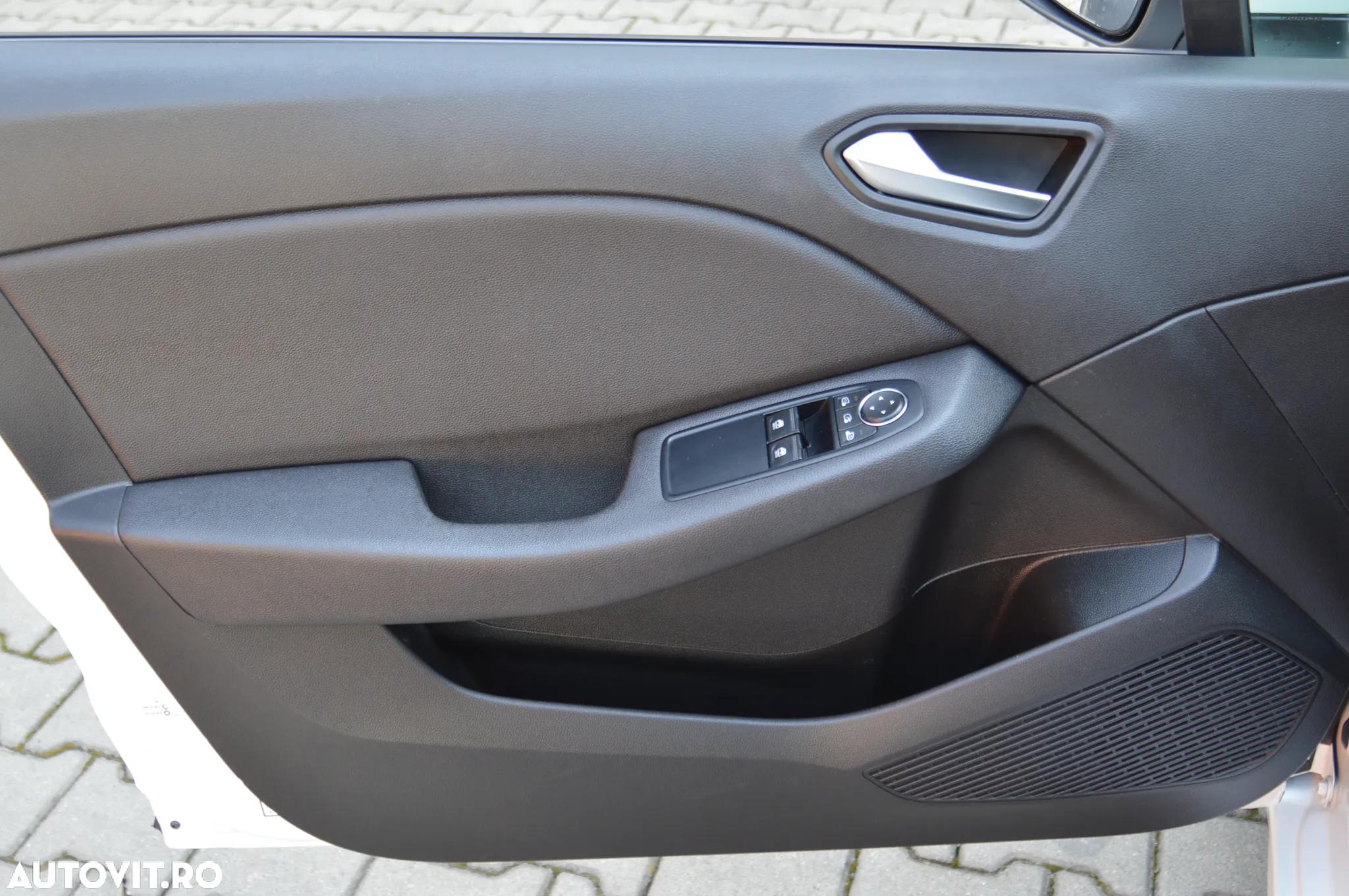 Renault Clio BLUE dCi 115 BUSINESS EDITION - 28