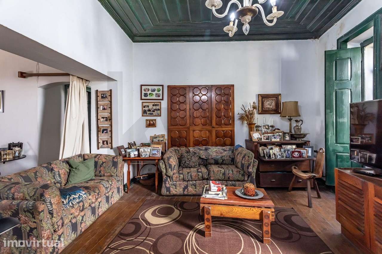 Moradia do séc. XIX no centro histórico de Aljustrel com amplo jardim - Grande imagem: 4/60