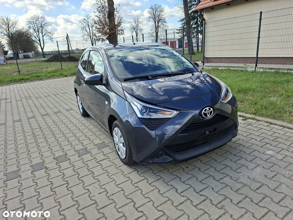 Toyota Aygo x-play club - 1