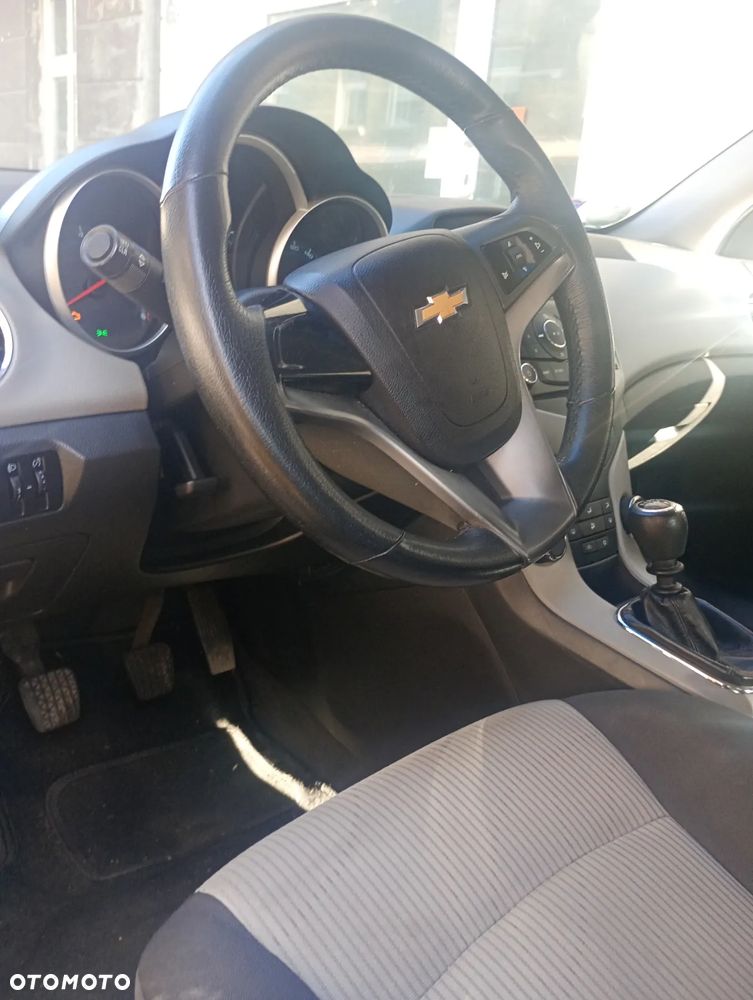 Chevrolet Cruze 1.6 LT - 13