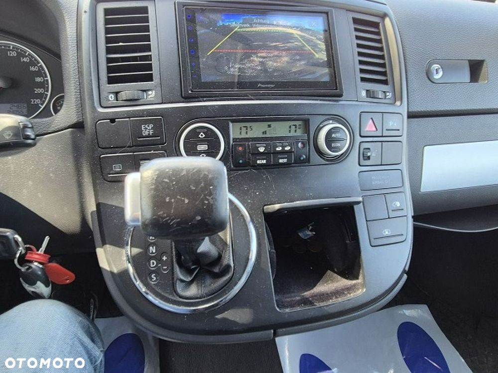 Volkswagen Multivan - 17