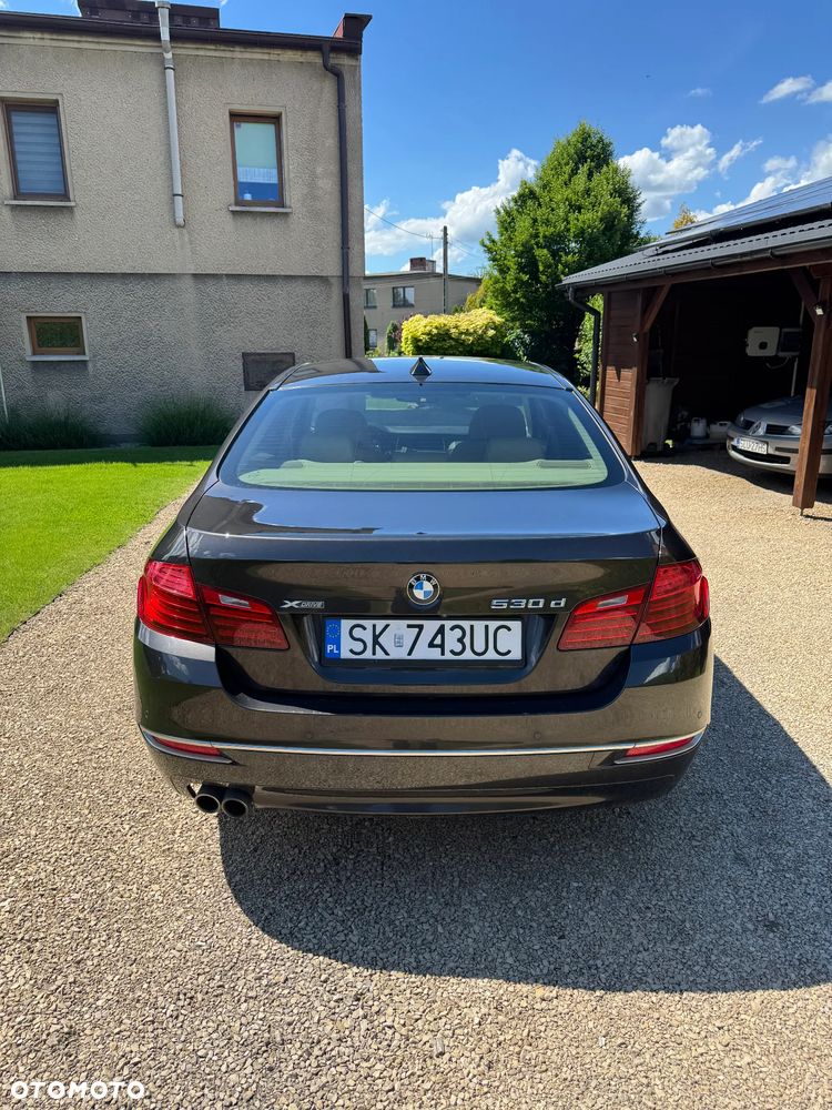 BMW Seria 5 530d xDrive Luxury Line - 9