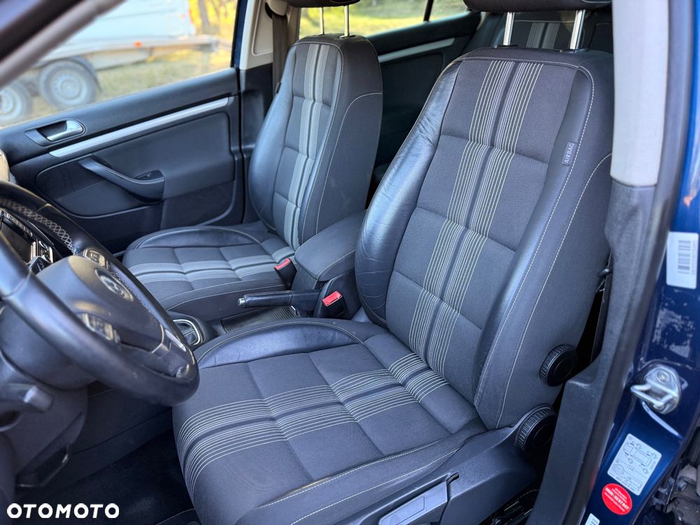 Volkswagen Golf 1.6 TDI DPF BlueMotion Technology MATCH - 6