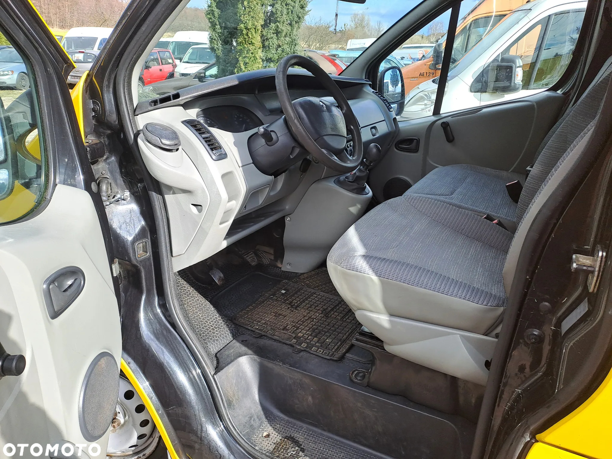 Renault Trafic - 13