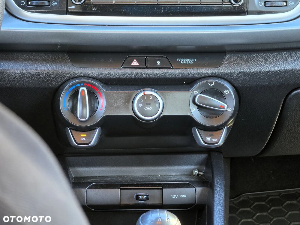 Kia Rio 1.2 L - 30