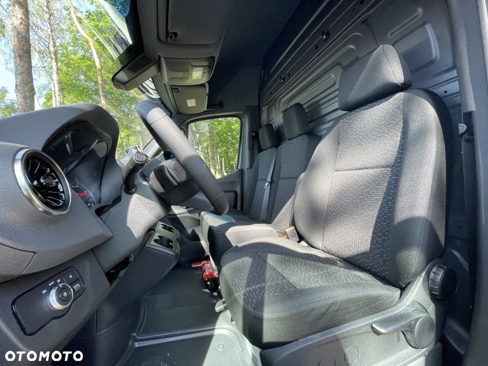 Mercedes-Benz Sprinter - 10
