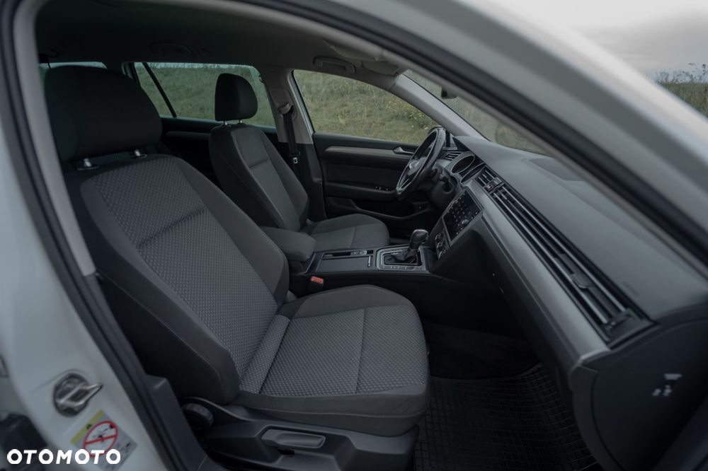 Volkswagen Passat 2.0 TDI SCR DSG Comfortline - 22
