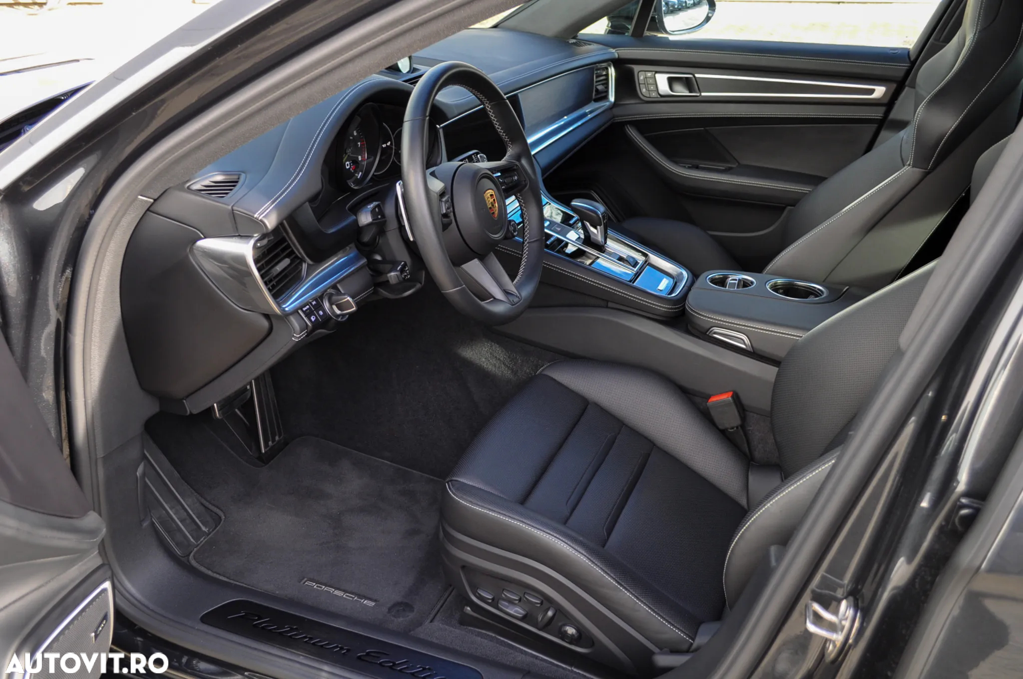 Porsche Panamera 4 E-Hybrid Platinum Edition - 16