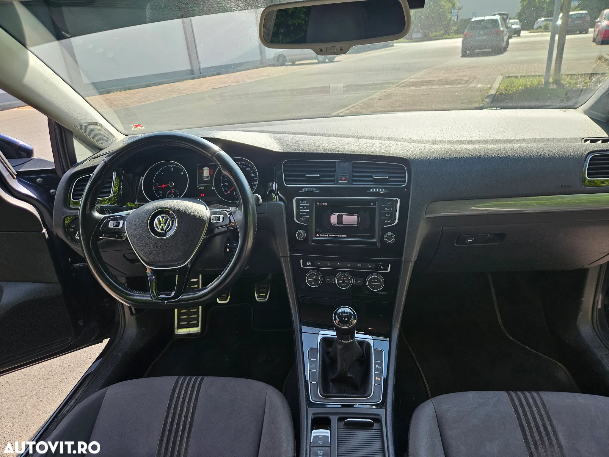 Volkswagen Golf 1.6 TDI BlueMotion Technology Allstar - 12