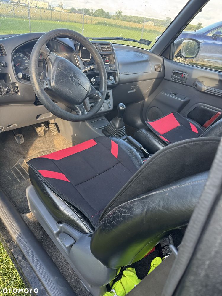 Toyota RAV4 - 5