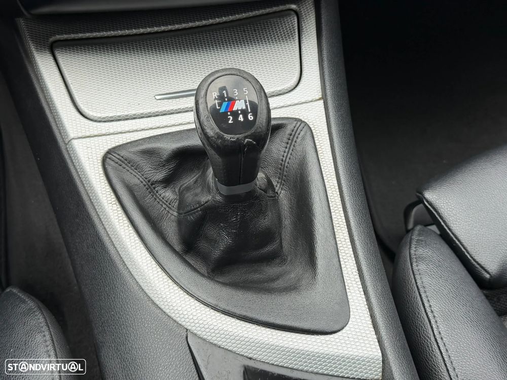 BMW 118 d Pack M - 10