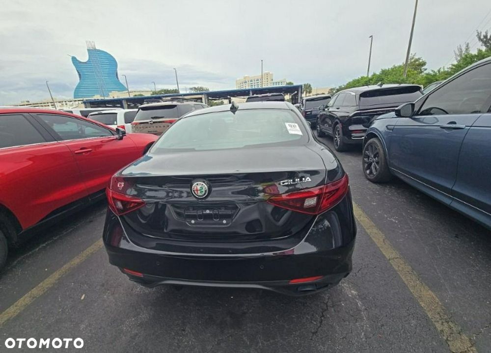 Alfa Romeo Giulia 2.0 Turbo Veloce - 6