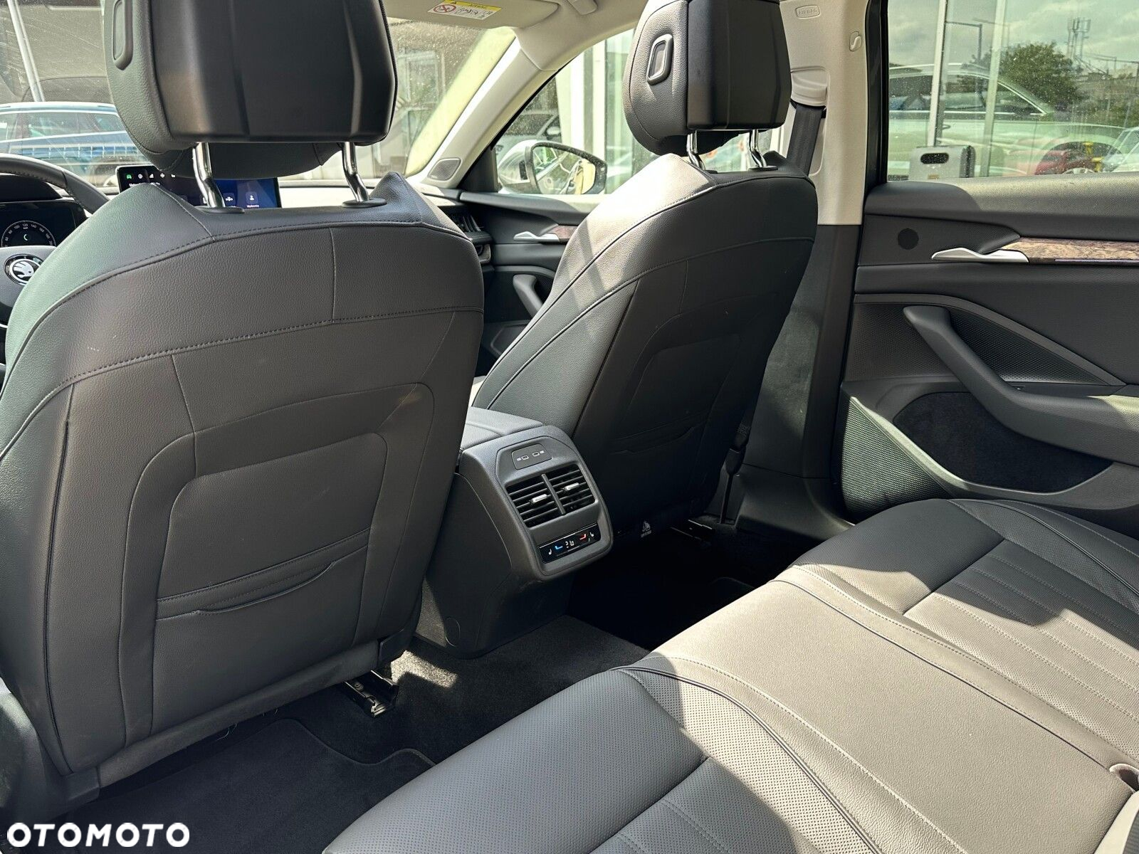 Skoda Superb 1.5 TSI L&K DSG - 11
