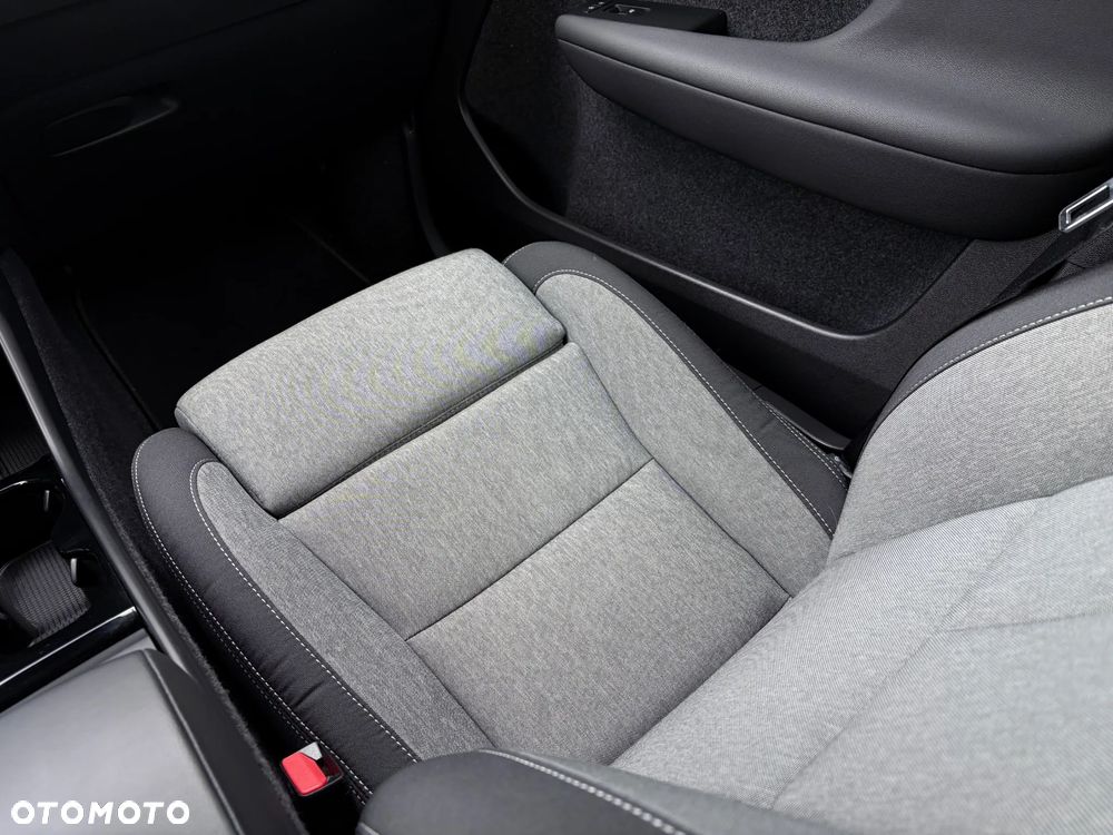 Volvo XC 40 B3 Plus Dark - 18