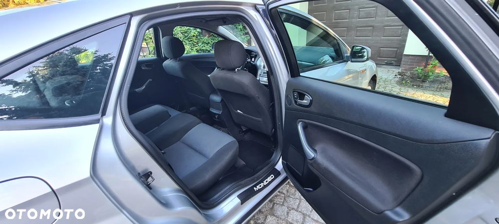 Ford Mondeo 1.8 TDCi Ambiente - 37