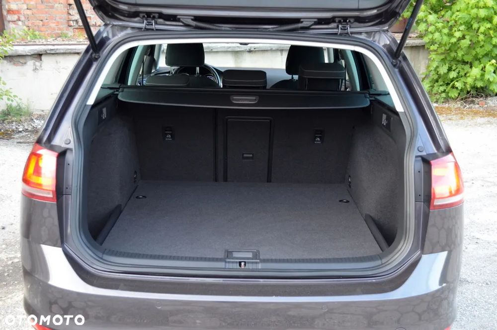 Volkswagen Golf 2.0 TDI BlueMotion Technology DSG Lounge - 26