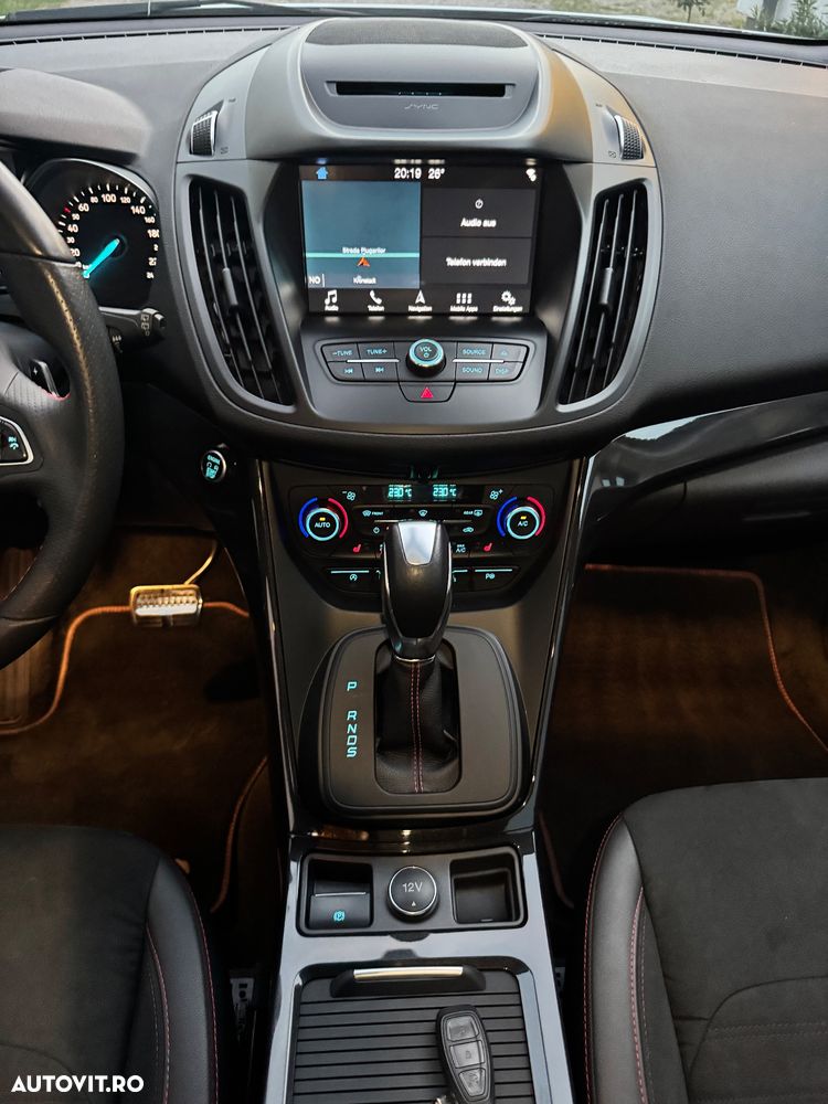 Ford Kuga 2.0 TDCi 4WD Powershift ST-Line - 8