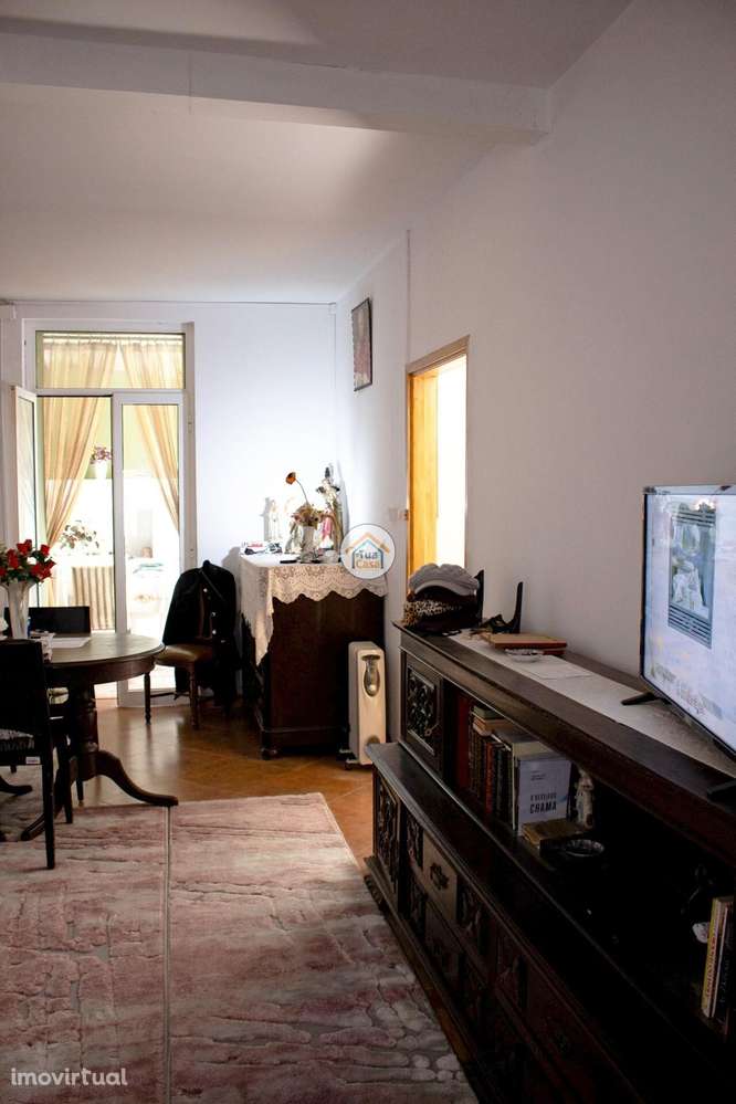 Moradia Centenária de Charme com potencial turístico na Rotunda da Boa - Grande imagem: 2/48