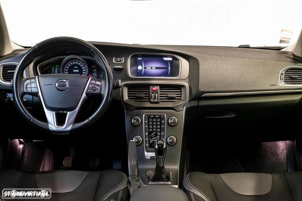 Volvo V40 2.0 D3 Momentum - 9