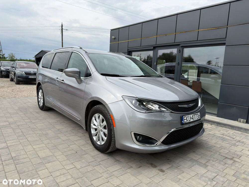 Chrysler Pacifica - 7