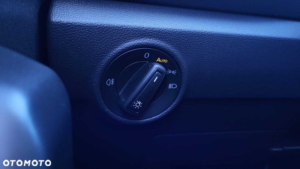 Volkswagen T-Roc - 16