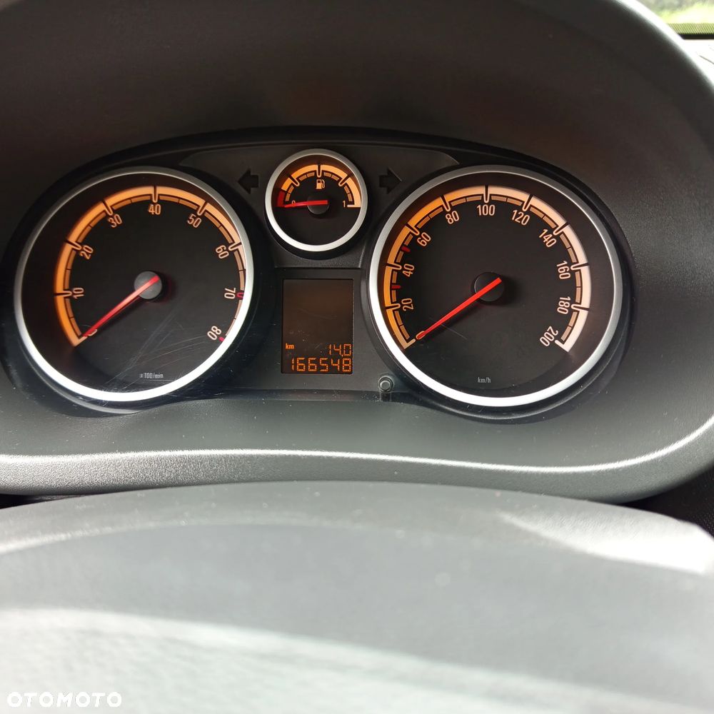 Opel Corsa 1.4 16V 150 Jahre - 17