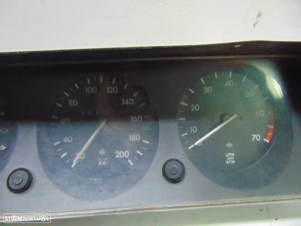 Opel Rekord D coupê farol - 5
