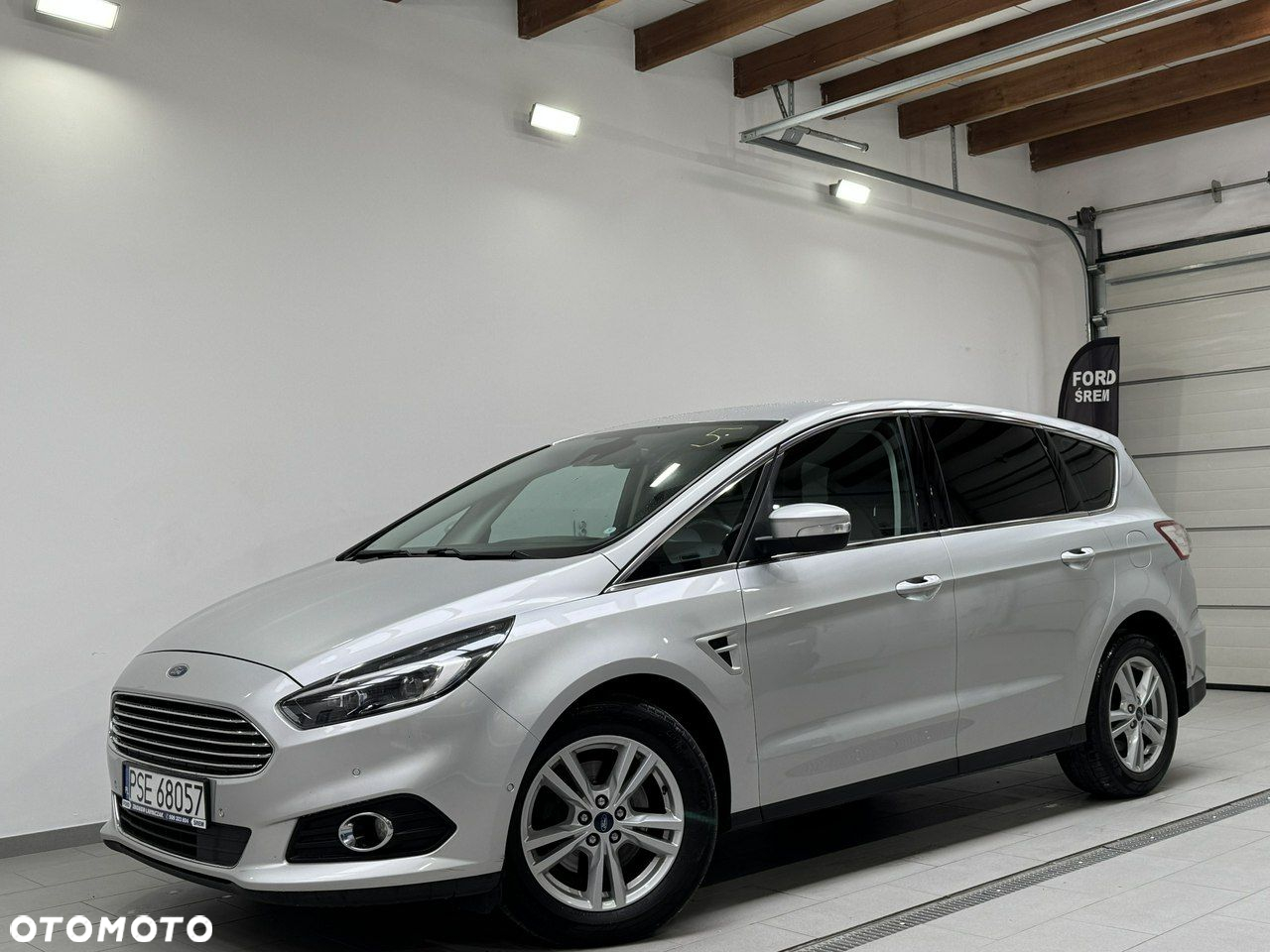 Ford S-Max - 13