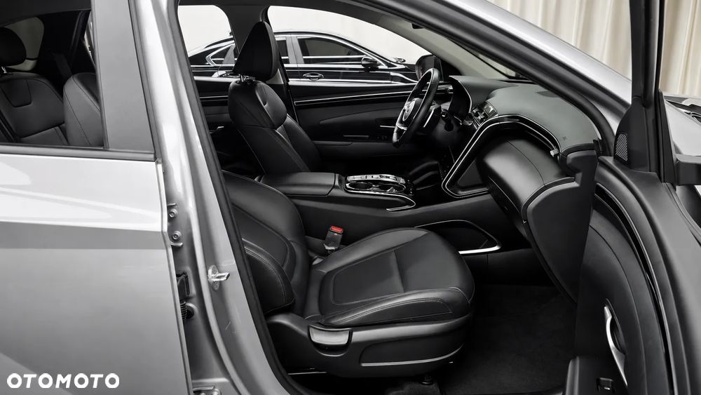 Hyundai Tucson 1.6 T-GDi HEV Executive 2WD - 11