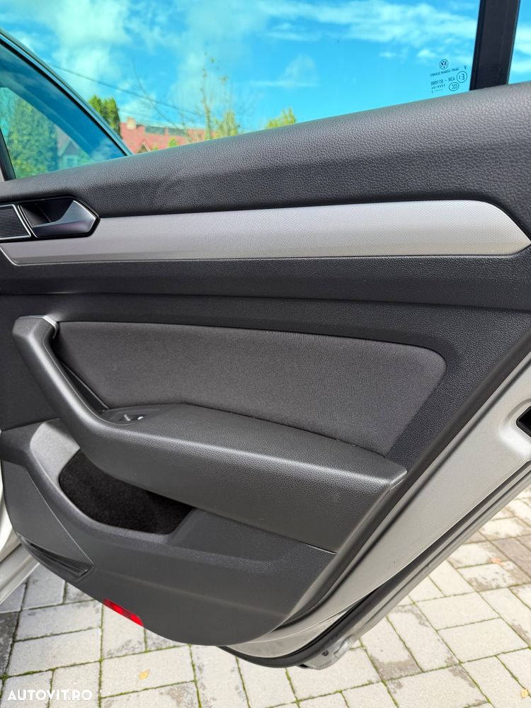 Volkswagen Passat 2.0 TDI DSG Comfortline - 22