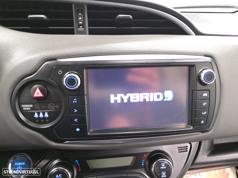 Toyota Yaris 1.5 HSD Comfort+P.Style - 53