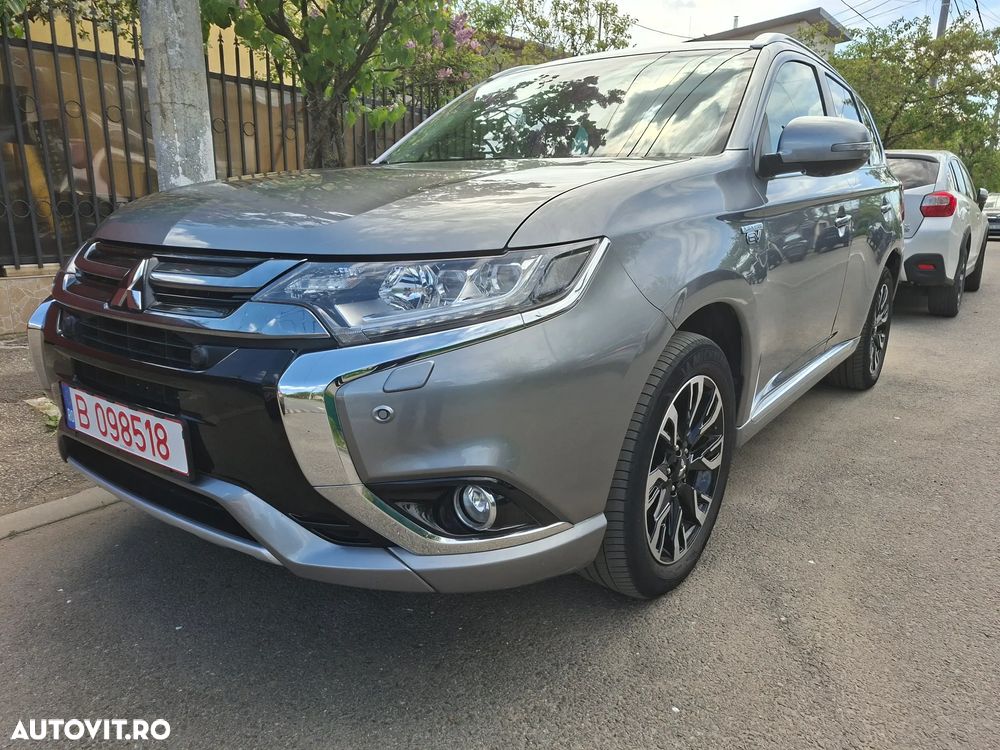 Mitsubishi Outlander - 32