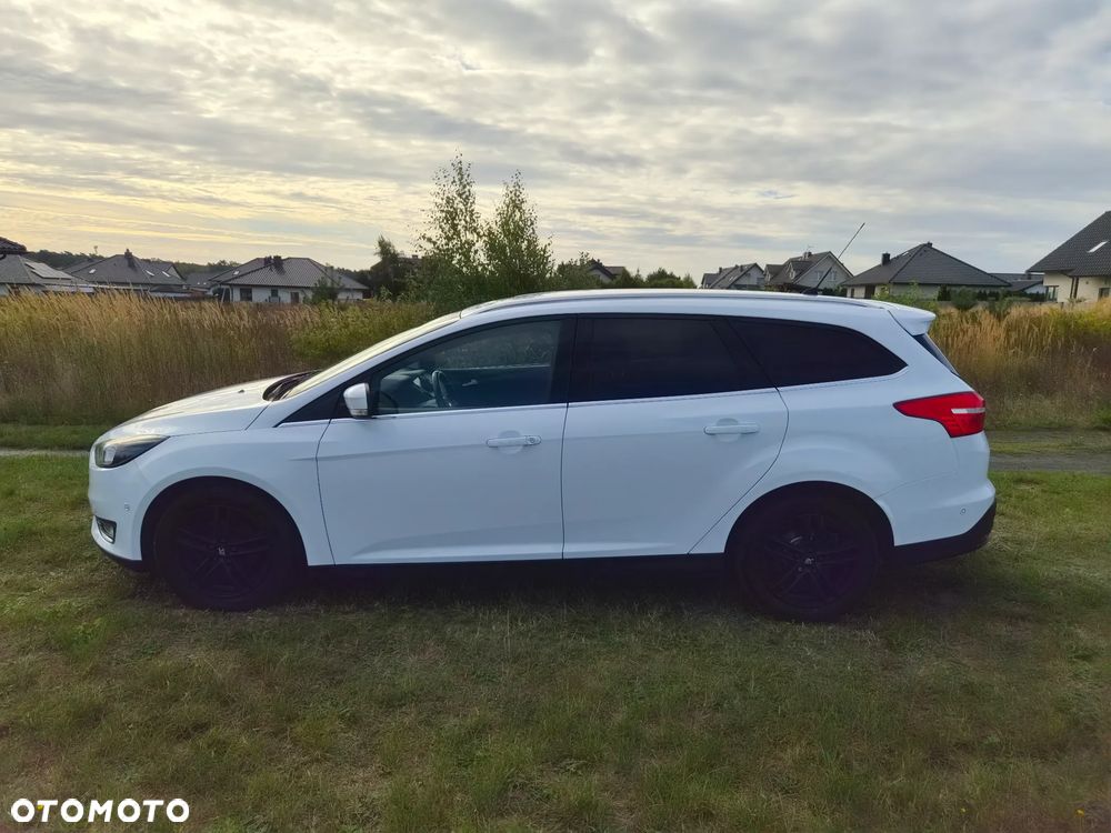 Ford Focus 2016 photo 2