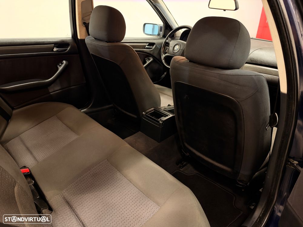 BMW 320 d - 10