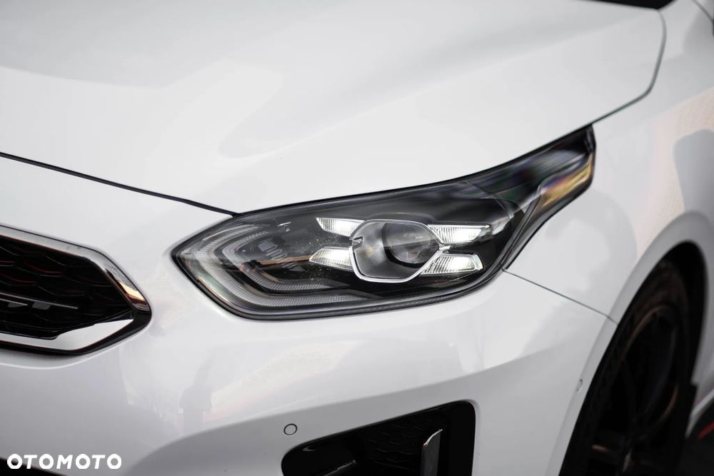 Kia ProCeed - 17