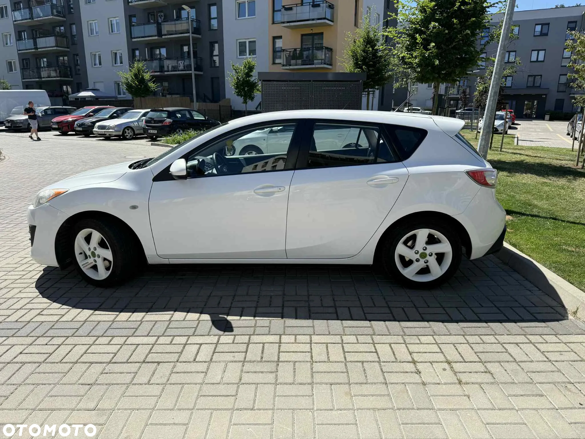 Mazda 3 1.6 Exclusive + - 3