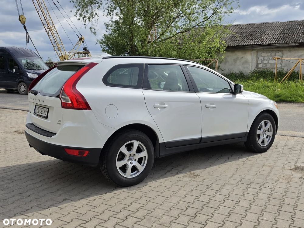 Volvo XC 60 D5 AWD - 11