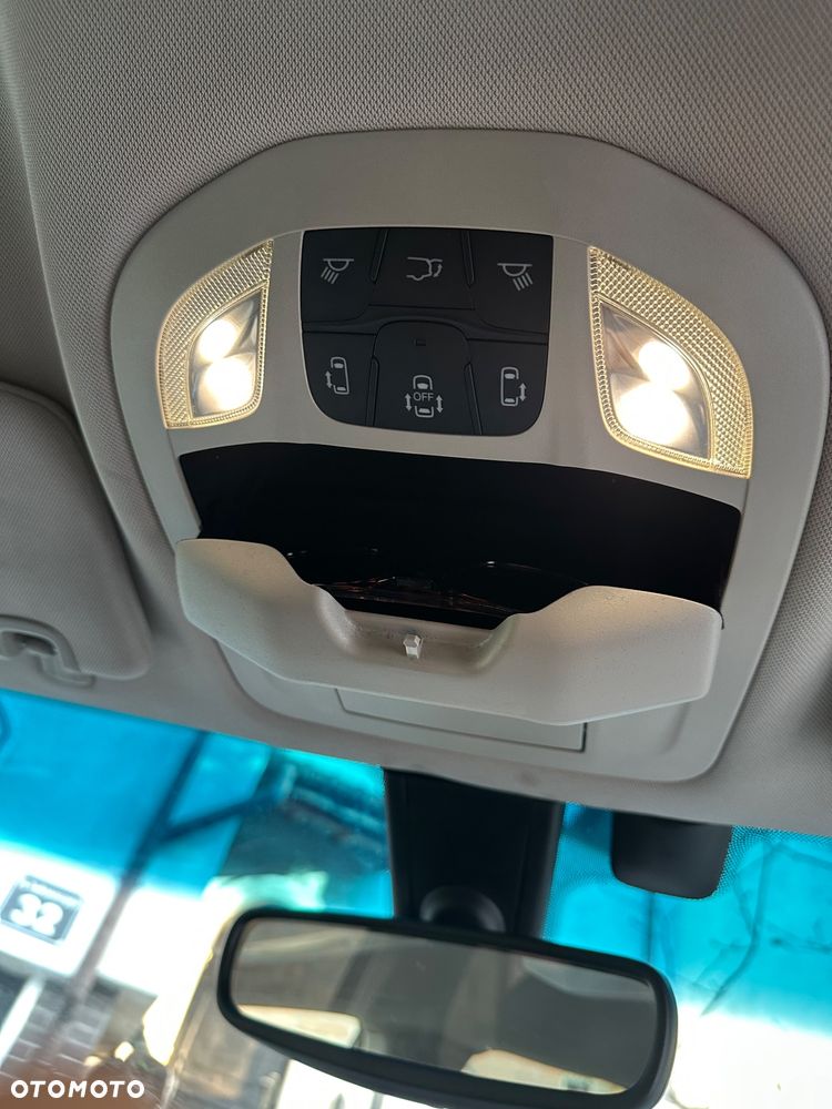 Chrysler Pacifica - 21