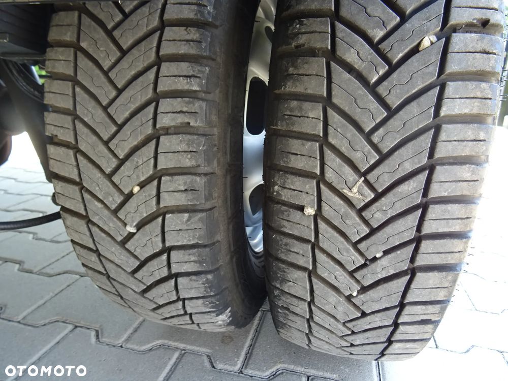 Iveco 35c15 Wywrotka 3-stronna 3,0 HPi Wzmocnione Resory Klima Hak Piękna 4,10m - 24