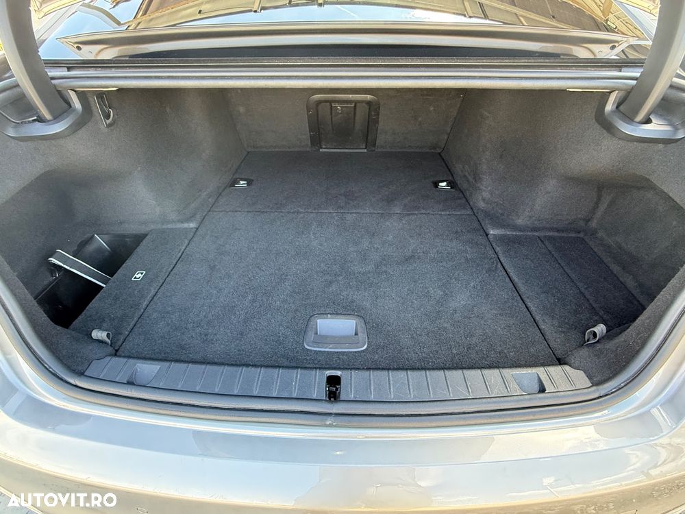 BMW Seria 7 740Le xDrive iPerformance - 39